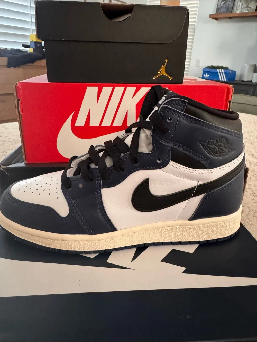 Nike Air Jordan 1 Mid White Navy Black